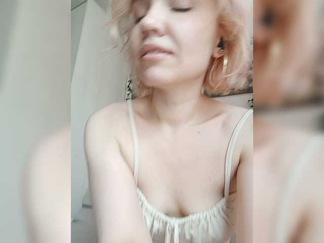 Tikoffka live cam on BongaCams