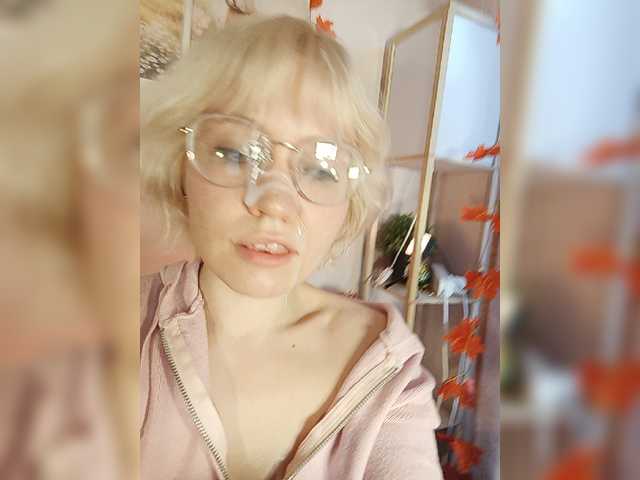 Tikoffka live cam on BongaCams