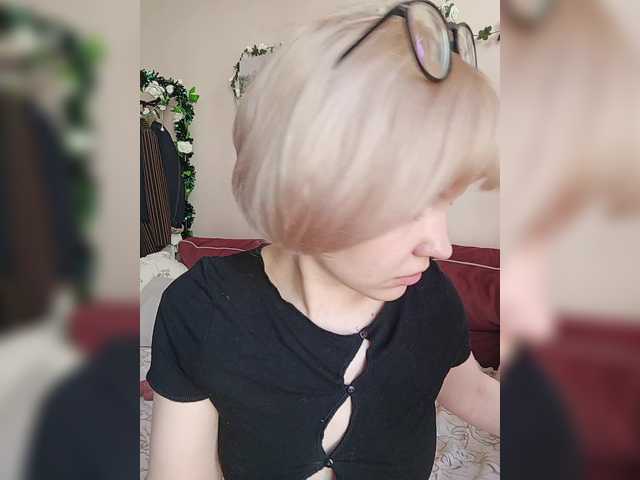 Tikoffka's BongaCams show and profile