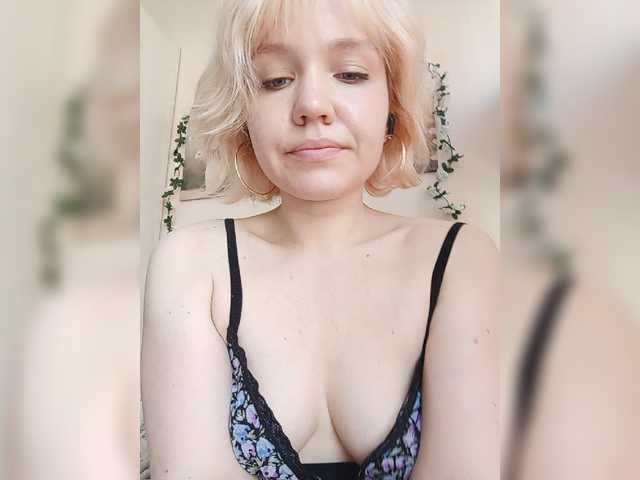 LadyAnny live webcam show