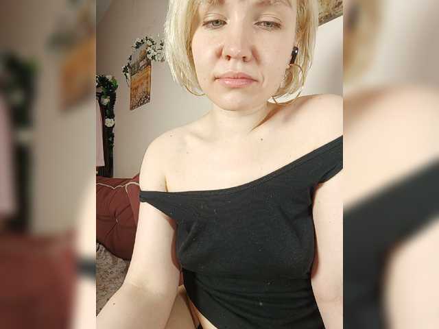 Tikoffka live cam on BongaCams