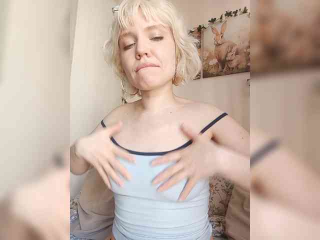 LadyAnny webcam