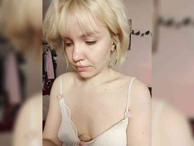 LadyAnny webcam