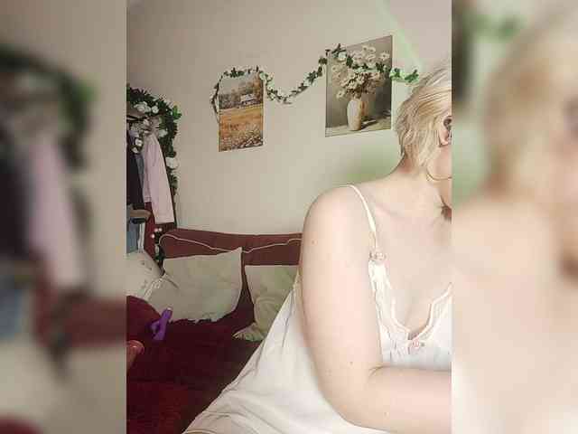 LadyAnny webcam