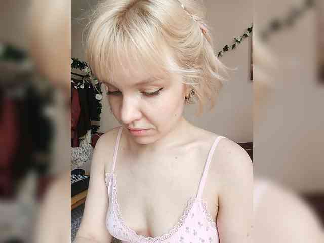 LadyAnny webcam