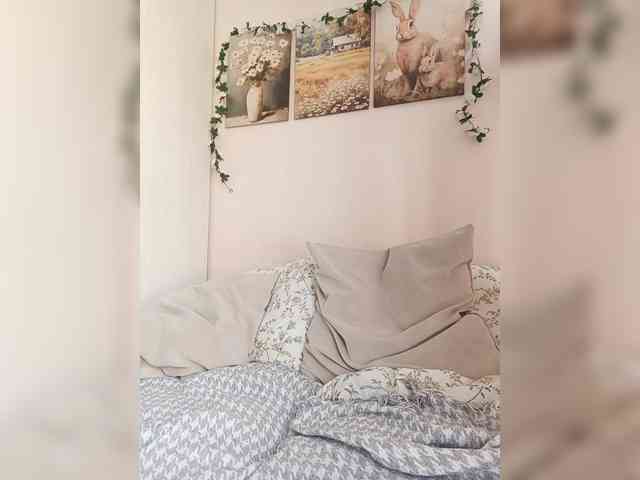 LadyAnny webcam