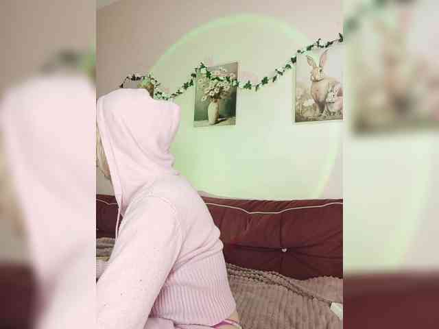 LadyAnny webcam