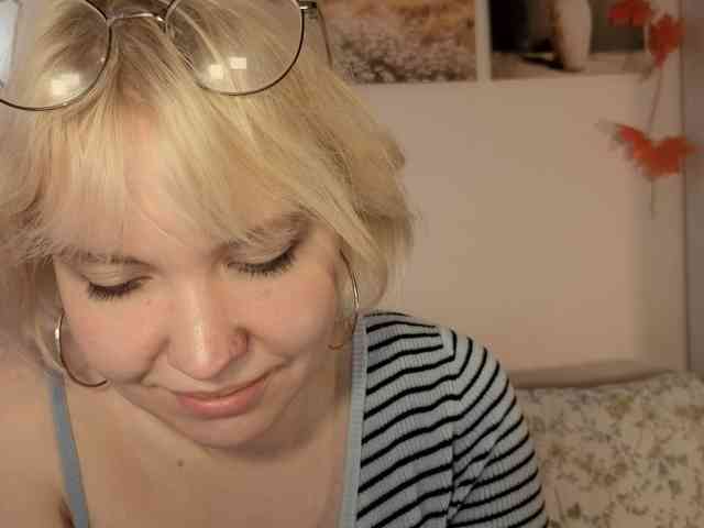 LadyAnny webcam
