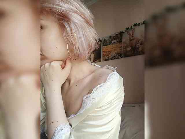 LadyAnny webcam