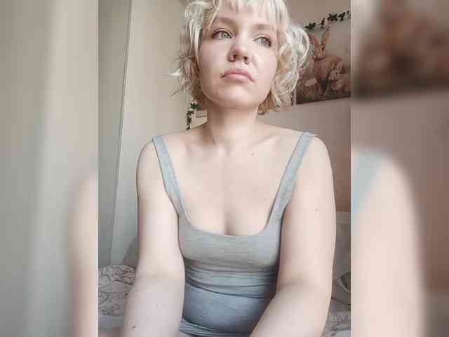 LadyAnny webcam