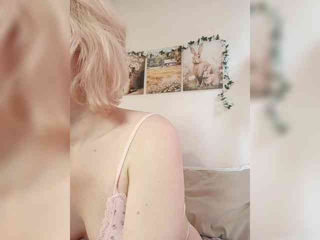 LadyAnny webcam