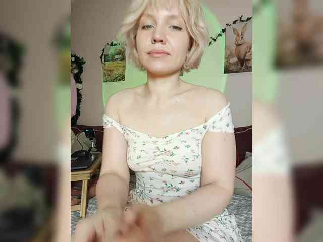 LadyAnny webcam