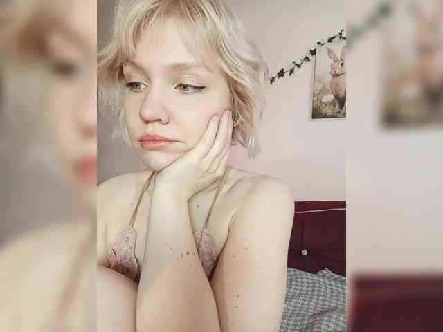 LadyAnny webcam