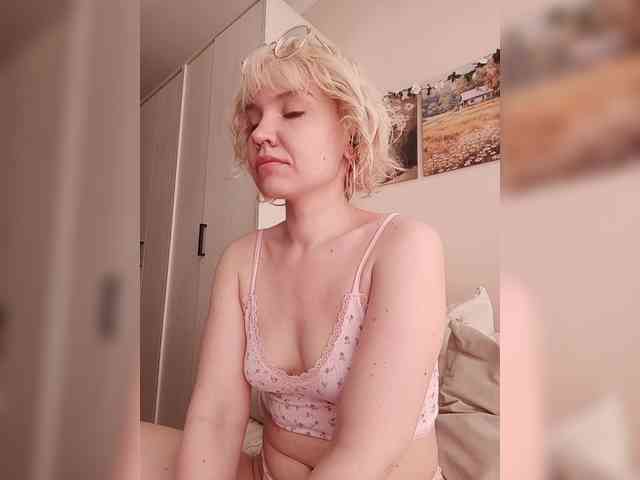 LadyAnny webcam