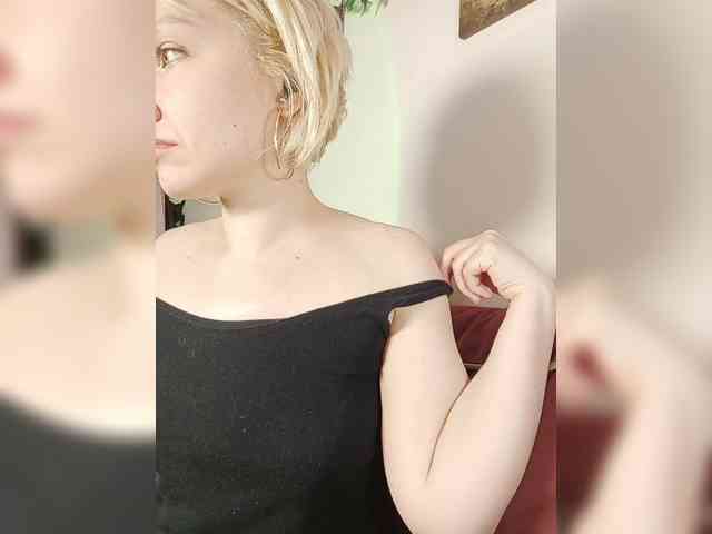 LadyAnny webcam
