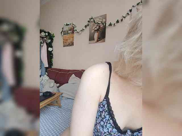 LadyAnny webcam