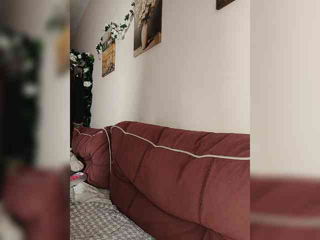 LadyAnny webcam