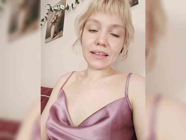 LadyAnny webcam
