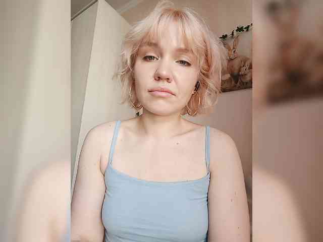 LadyAnny webcam