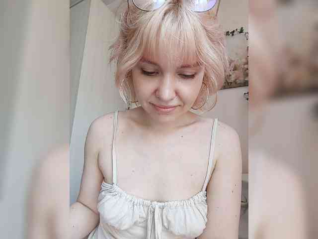 LadyAnny webcam