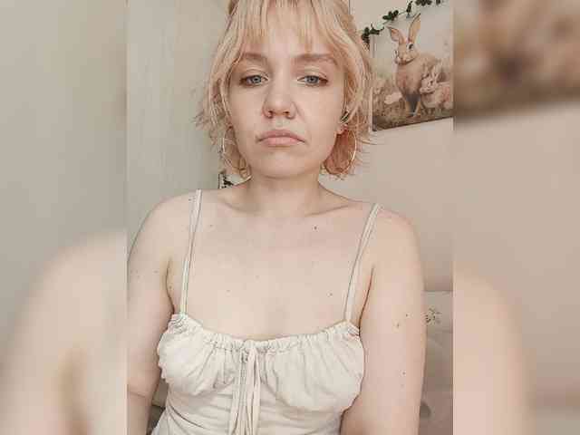 LadyAnny webcam