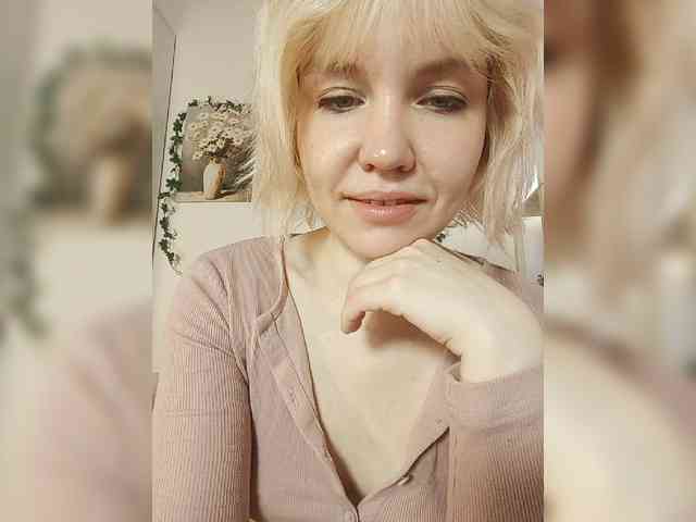 LadyAnny webcam