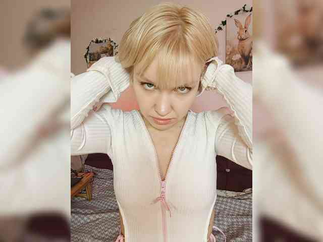 LadyAnny webcam