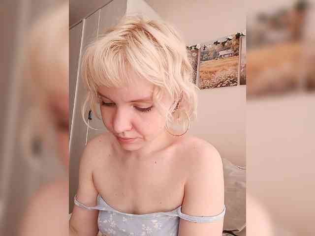 LadyAnny webcam
