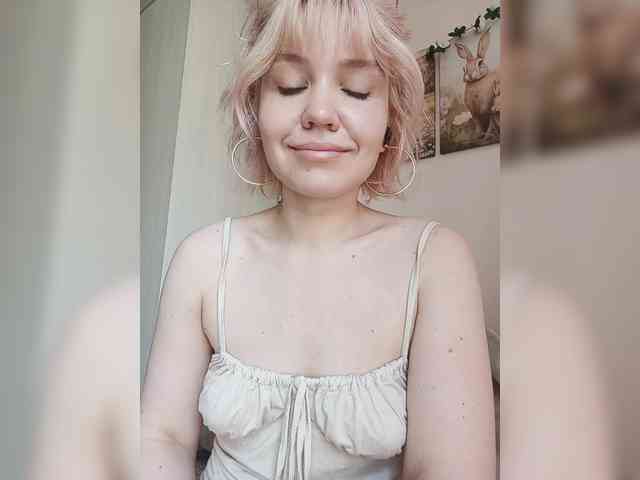 LadyAnny webcam