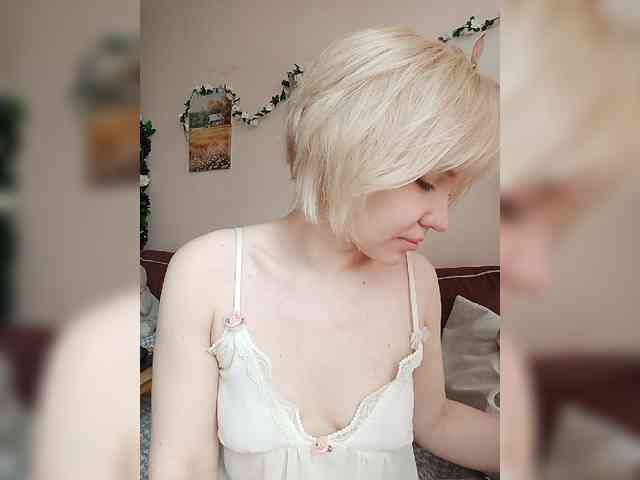 LadyAnny webcam