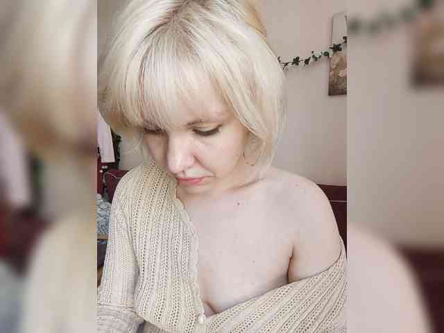LadyAnny webcam