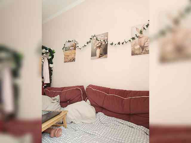 LadyAnny webcam