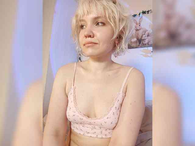 LadyAnny webcam