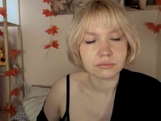 LadyAnny webcam