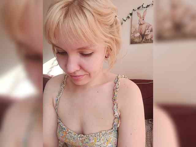 LadyAnny webcam