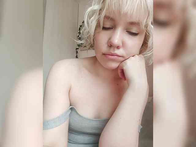 LadyAnny webcam