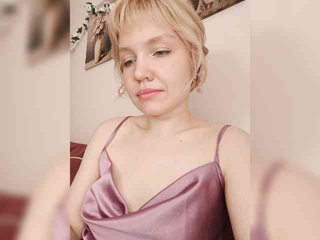 LadyAnny webcam