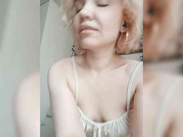 LadyAnny webcam