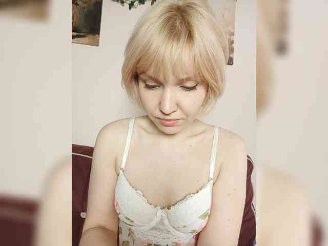LadyAnny webcam