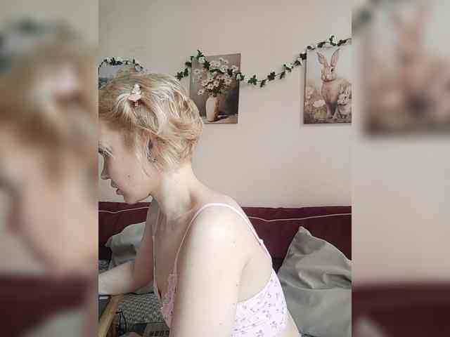 LadyAnny webcam