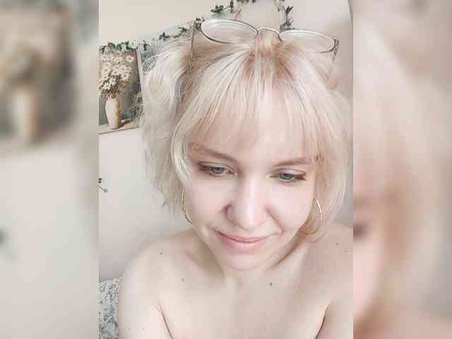 Model: LadyAnny