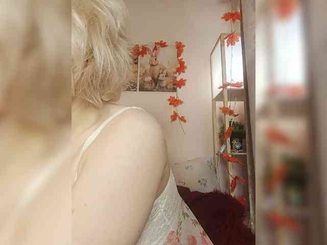 LadyAnny webcam