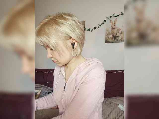 LadyAnny webcam