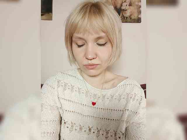 LadyAnny webcam