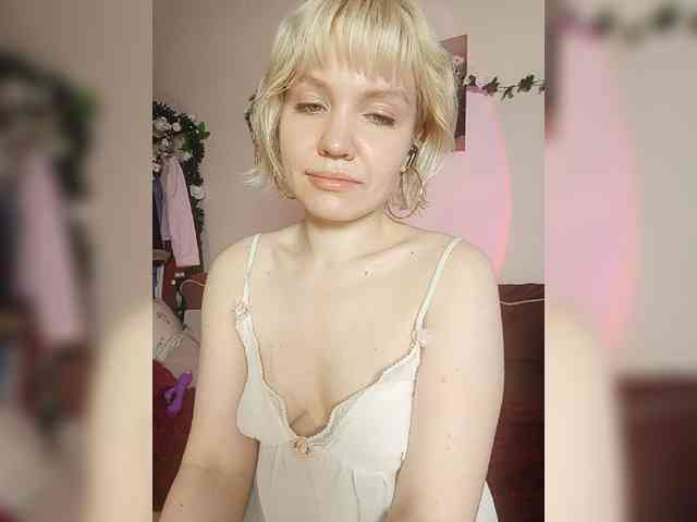 LadyAnny webcam