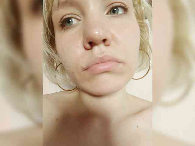 LadyAnny webcam