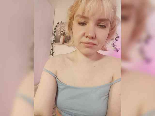 LadyAnny webcam