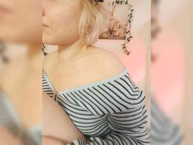 LadyAnny webcam
