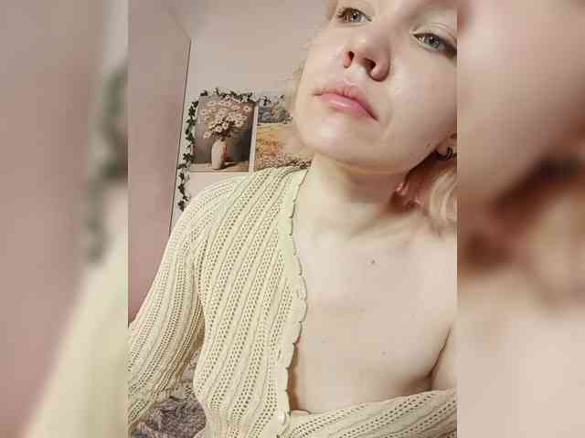 LadyAnny webcam