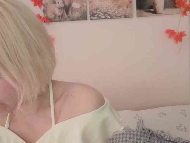 LadyAnny webcam
